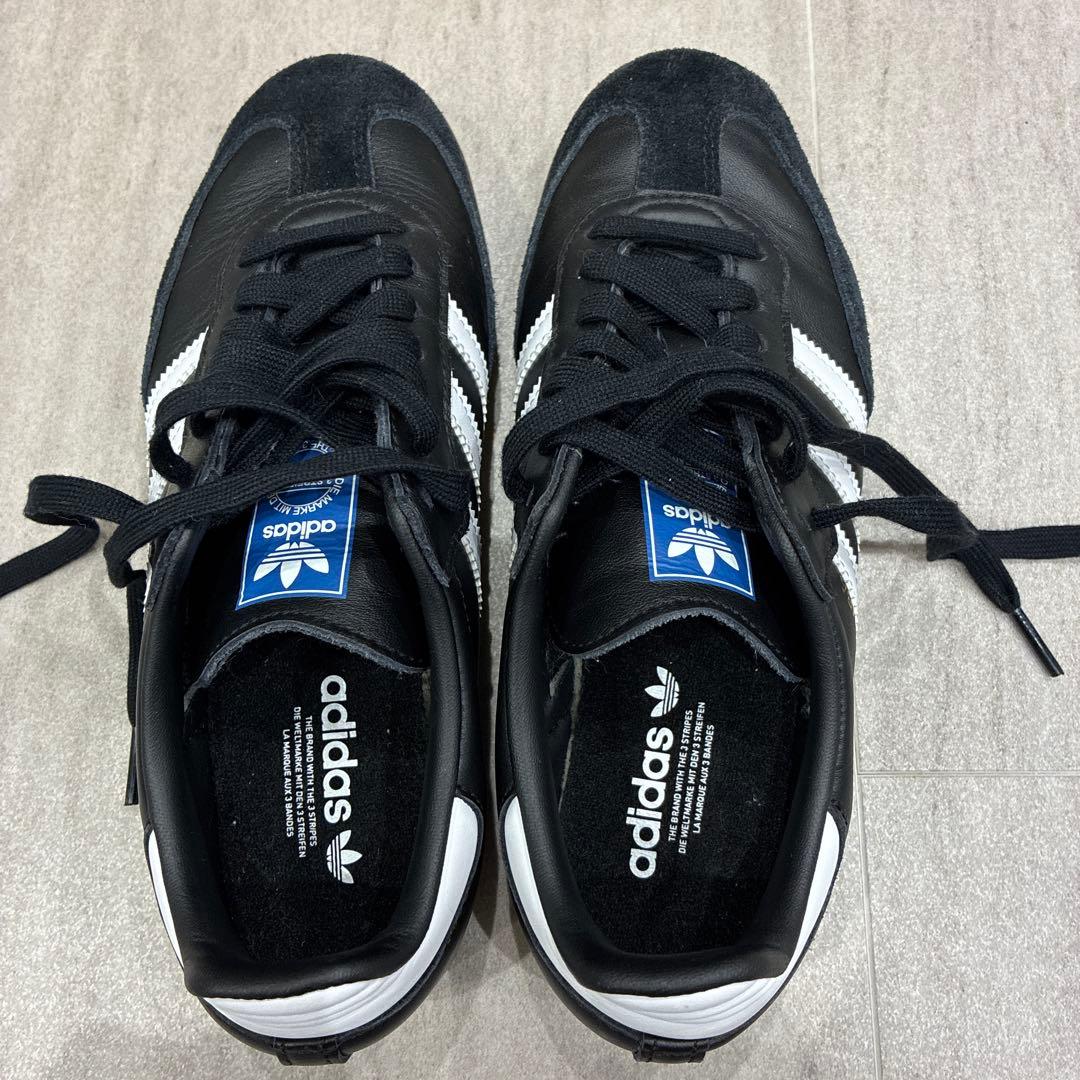 adidas SAMBA ブラック スニーカー 5 US 差がつく大人のアディダス】とびきり上品な「黒サンバ」。高級感が