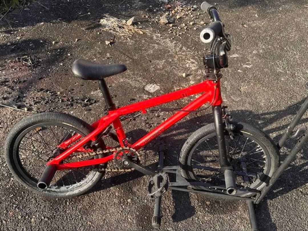 BMXキッズ　ARESBIKES STN 16インチ　おまけプロテクター付き 2022年モデル 入学祝い キッズ BMX ARESBIKES アーレスバイク STN