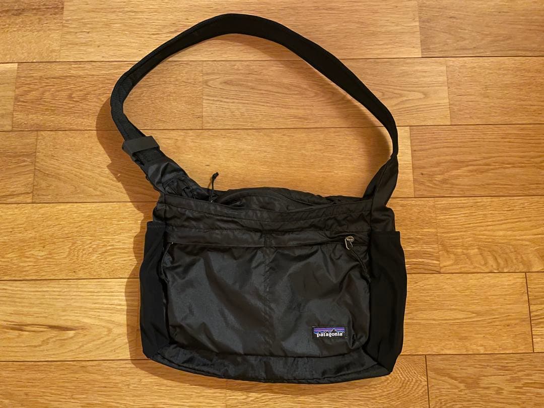 【美品】パタゴニア　ライトウェイトトラベルクーリエ　ブラック Patagonia パタゴニア ライトウェイト トラベル クーリエ ブラック 黒