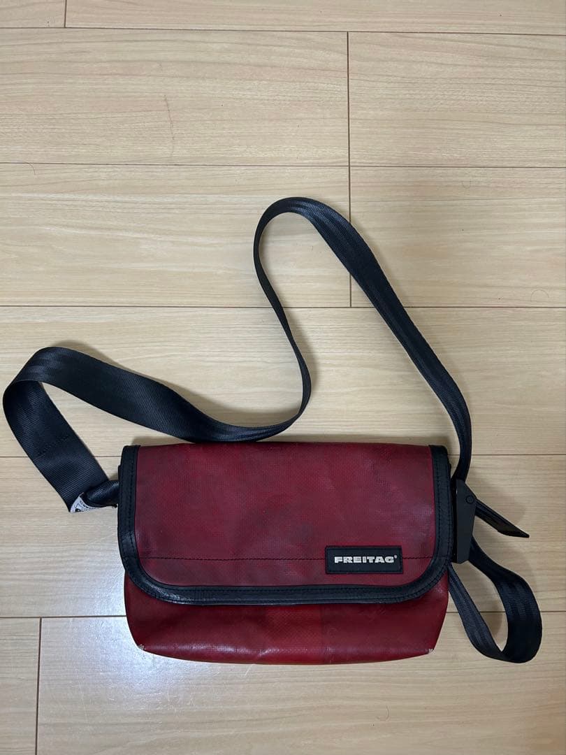 FREITAG メッセンジャーバッグ レッド FREITAG/フライターグ】からメッセンジャーバッグ入荷です。[2020.09