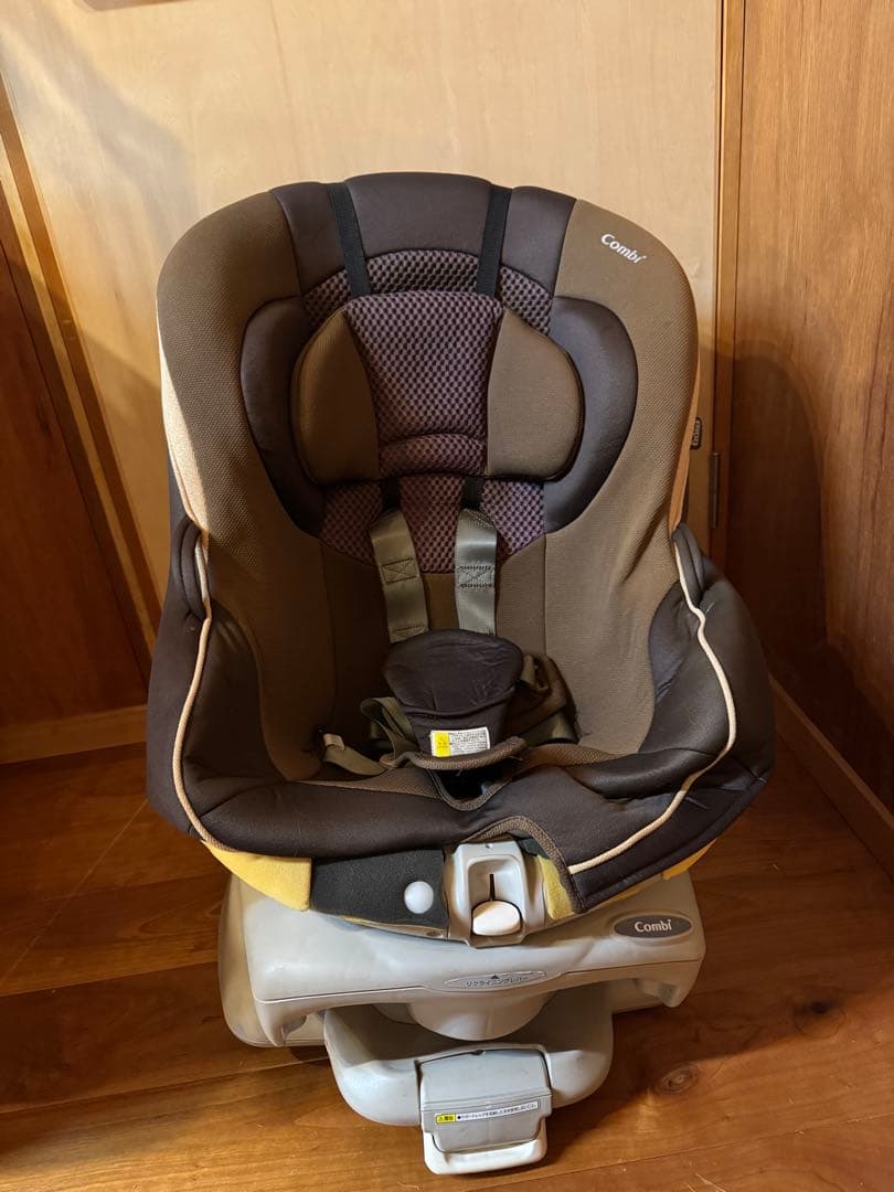 コンビ チャイルドシート ゼウスターンEG ZZ 発売日2009年12月08日