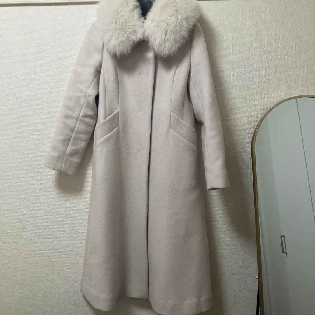 ストロベリーフィールズ　フォックスファー付きピンクベージュメルトンロングコート ストロベリーフィールズ STRAWBERRY-FIELDS ノーカラーコート ロング