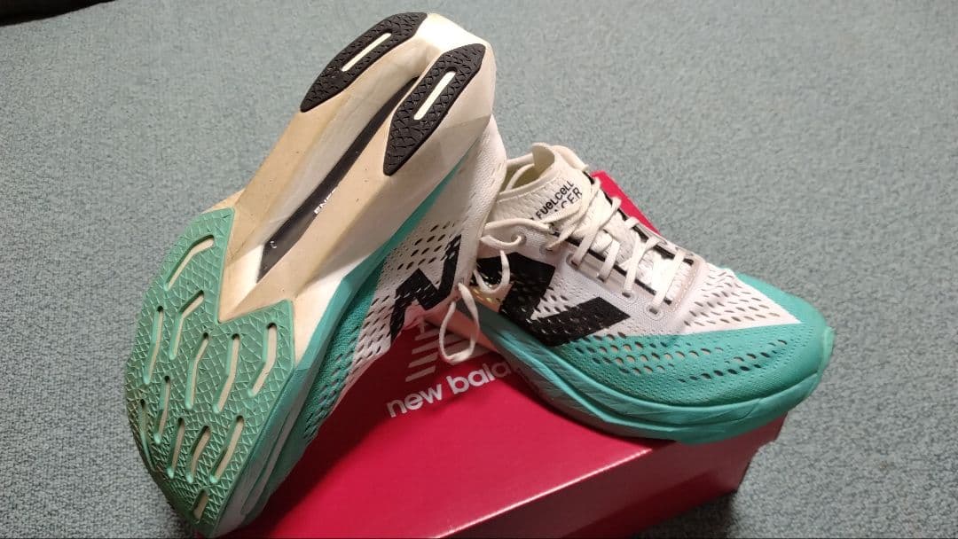 NB FUELCELL PACER V2　27.0cm / D