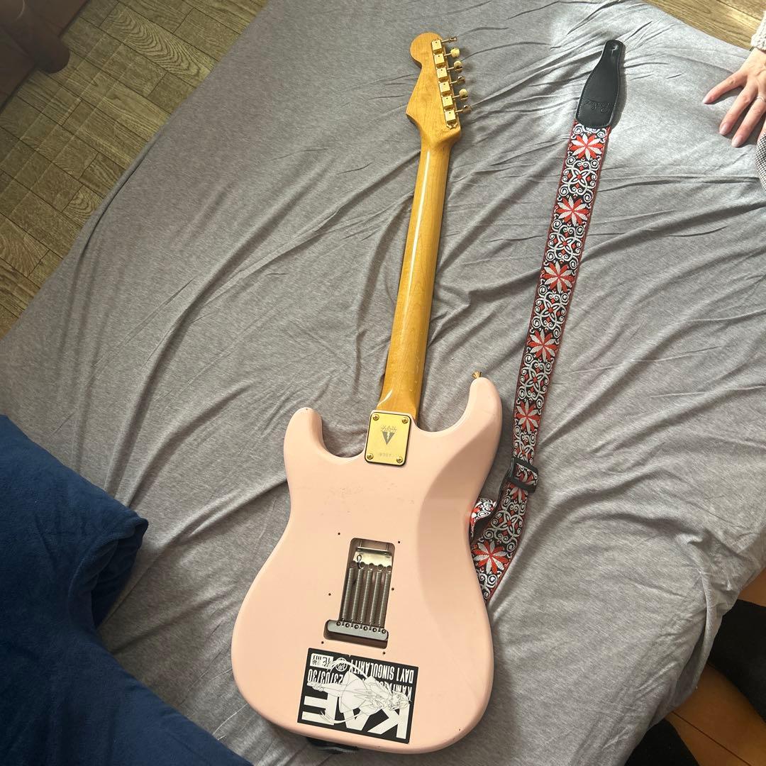 ヴァンザント ストラト エレキギター ピンク ソリッドボディ - メルカリ