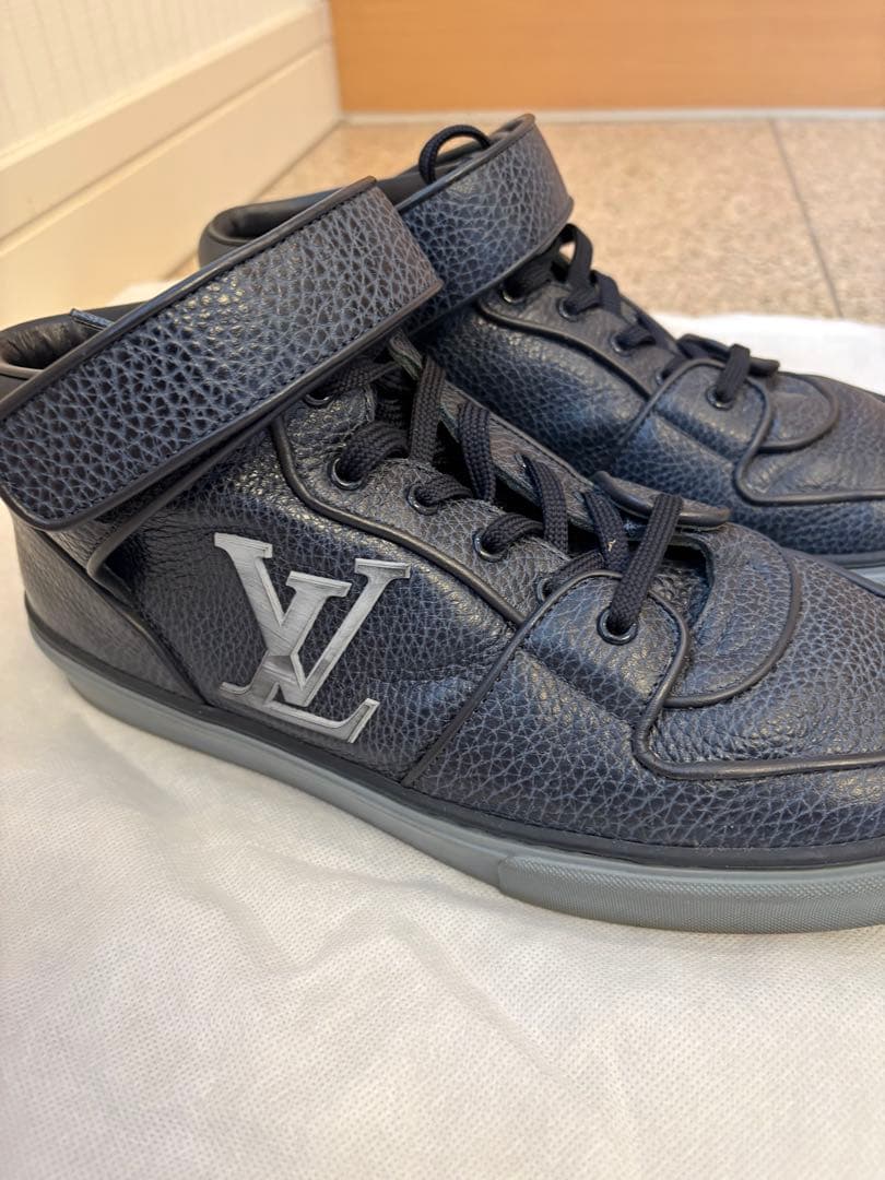 Louis Vuitton ネイビー ハイカットスニーカー - メルカリ