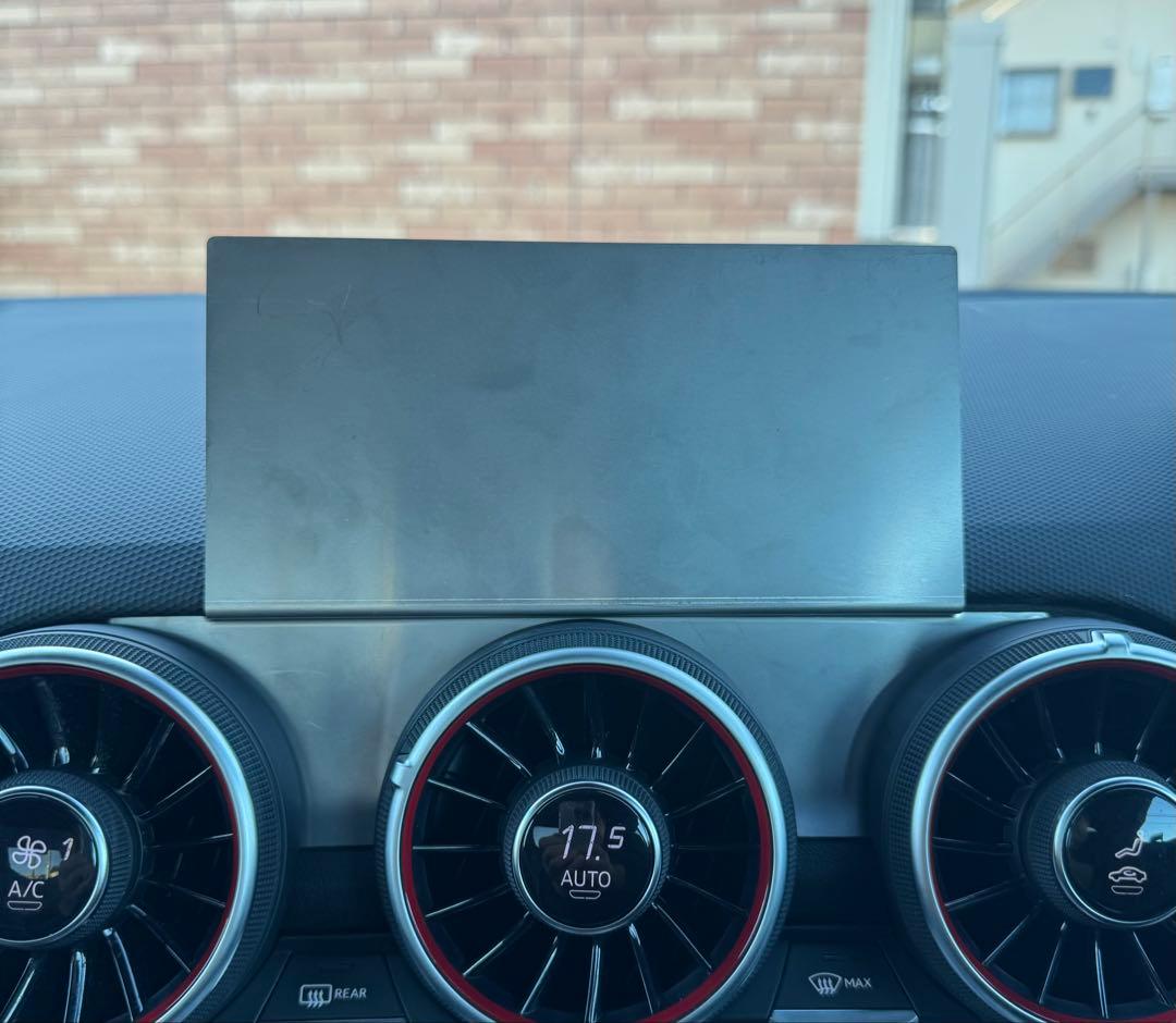 AUDI TT 8S専用モニターステー希少非売品 - メルカリ