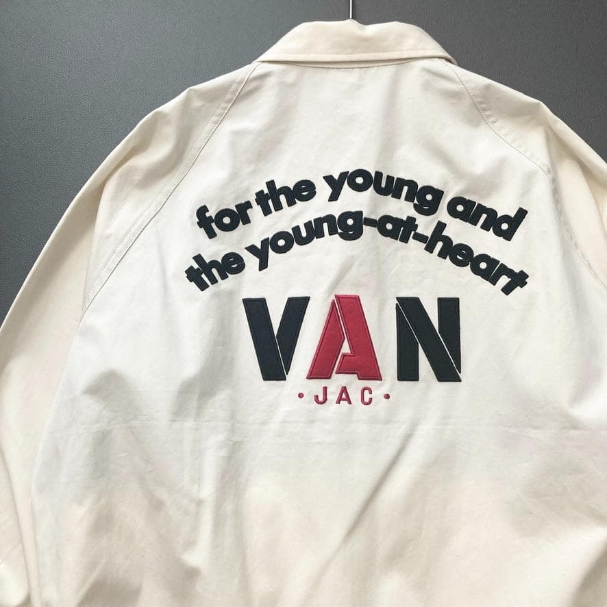 ビッグサイズ/美品】VAN スイングトップ ブルゾン 白 アーチロゴ 刺繍