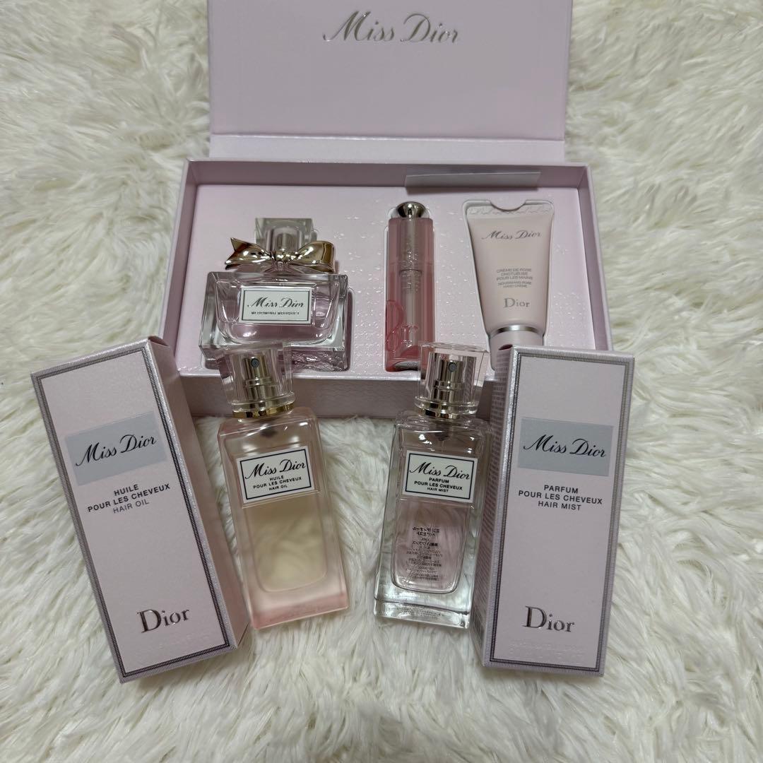 ミスディオール　香水　リップ　ハンドクリーム　ヘアミスト　ヘアオイル ミス ディオール”のヘアミストに新しい香り3種＆ヘアオイルが登場 花々