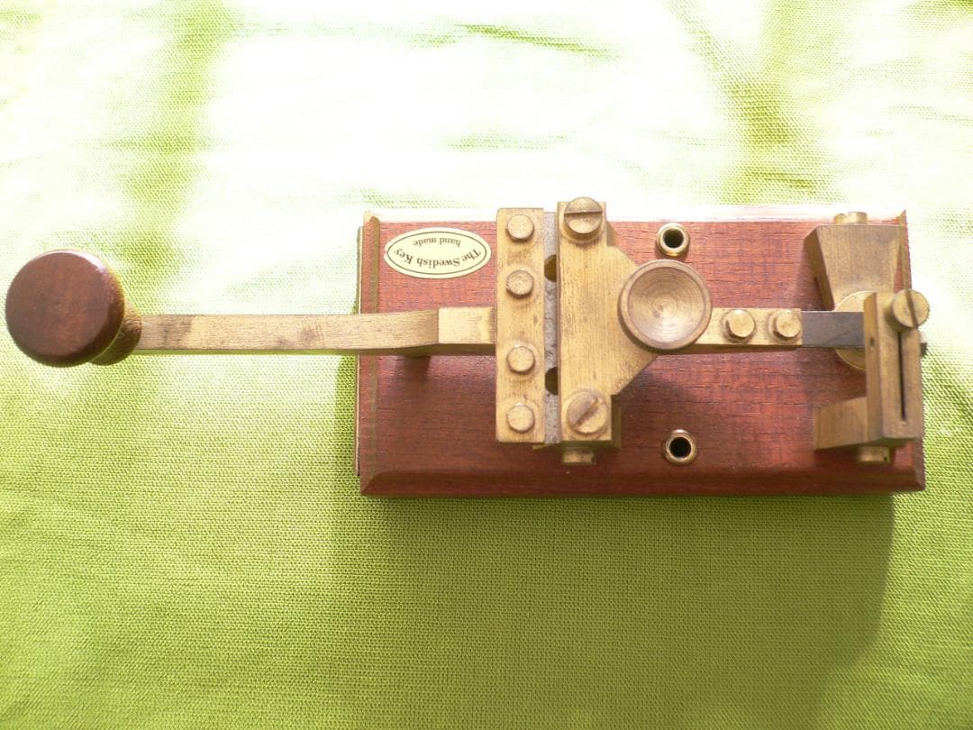 電鍵　スウェーデン製 63-4655-52 キースイッチ 2極 K640062-NI 【AXEL】 アズワン