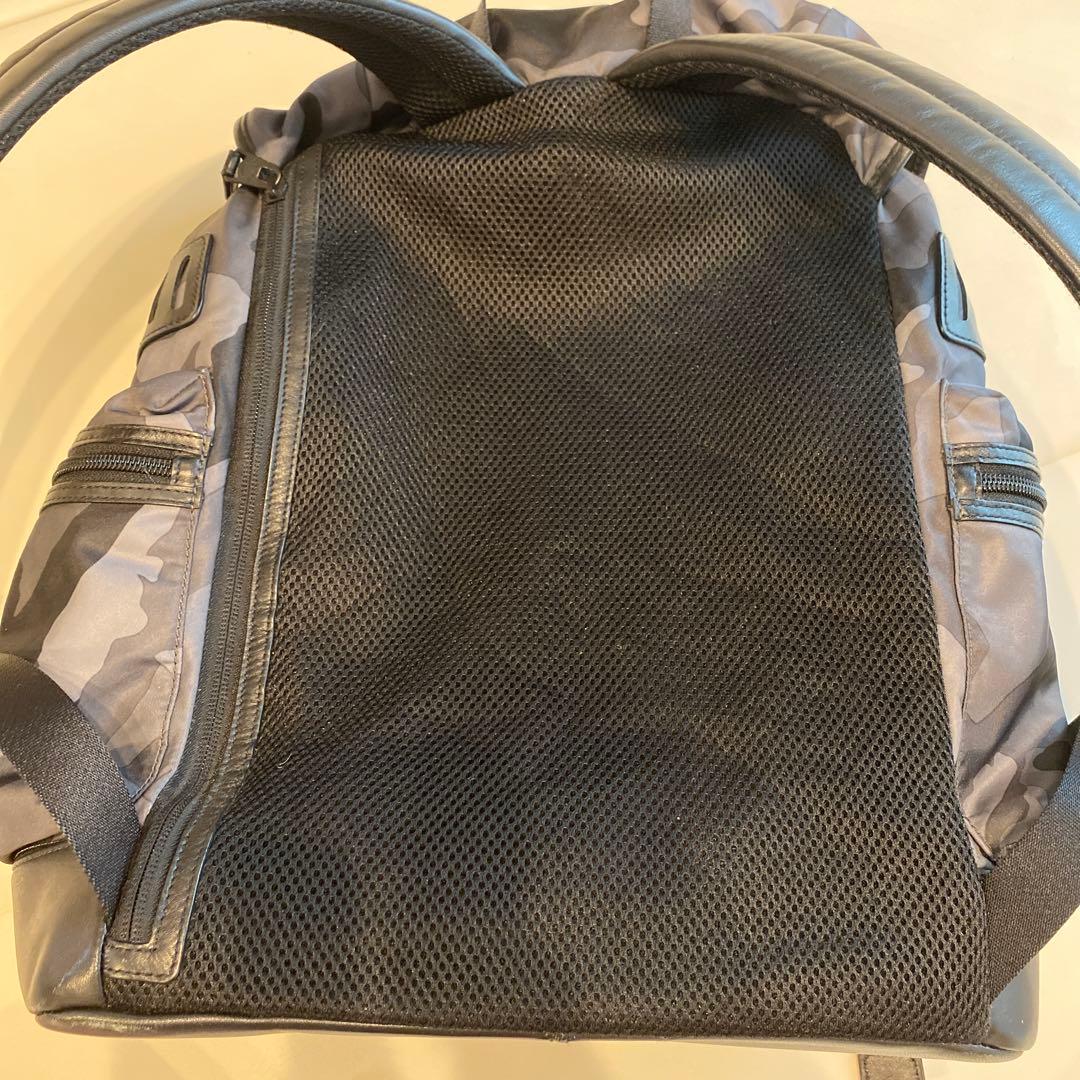 COACH】ブラック×グレー 迷彩柄リュックサック - メルカリ