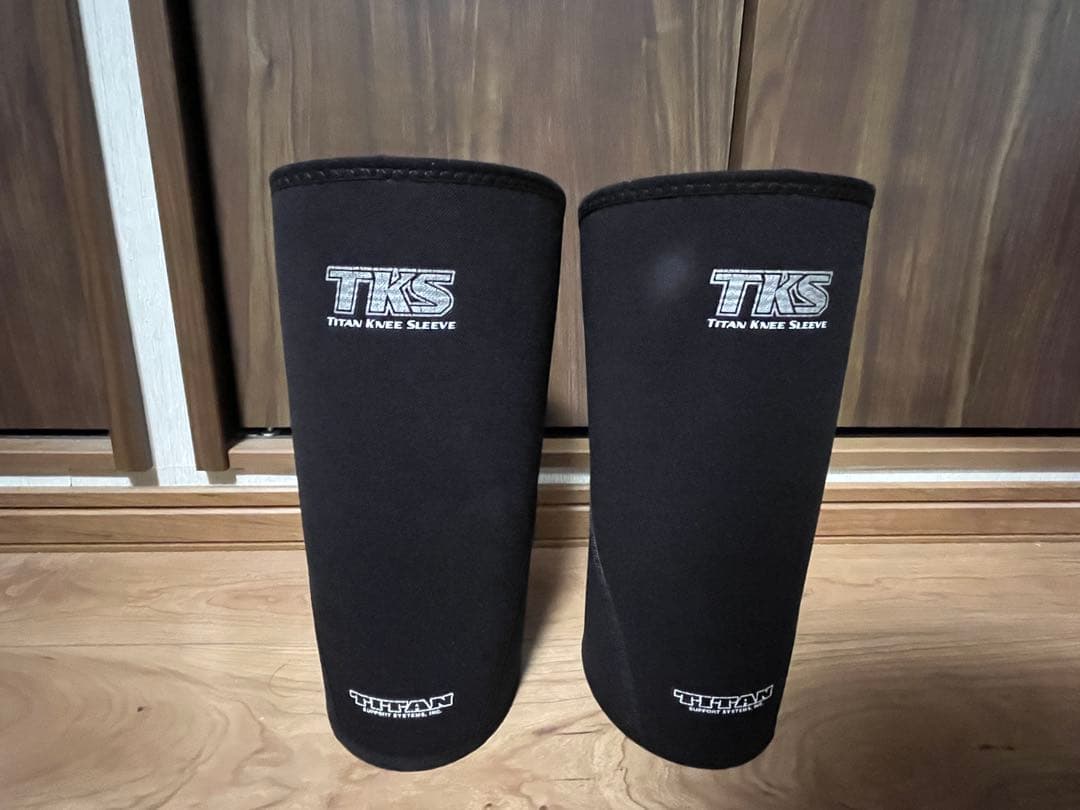 TKS Titan Knee Sleeve - メルカリ