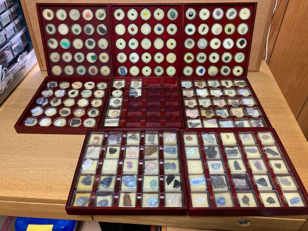 デアゴスティーニ トレジャーストーン　宝石・鉱物・鉱石　計182種類 ディアゴスティーニ 鉱物 宝石 トレジャーストーン - メルカリ