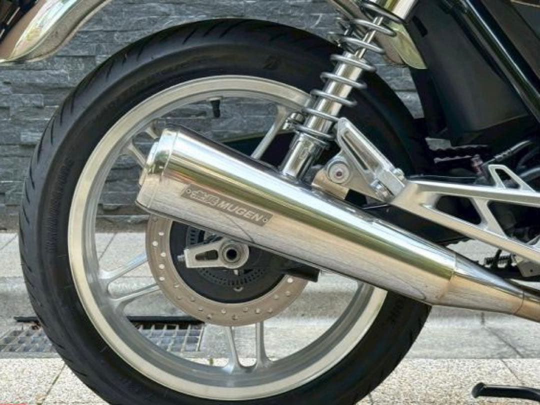 ホンダCB1100 無限　スリップオンマフラー hqdefault.jpg