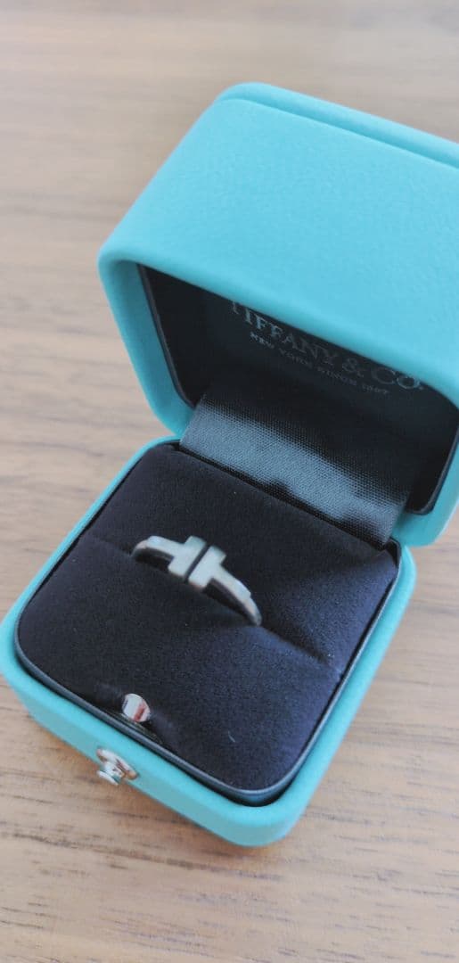 正規品　Tiffany　ティファニー　ワイヤーリング　11号 TIFFANY&Co.（ティファニー） Tワイヤー リング 指輪 11号 18金 K18