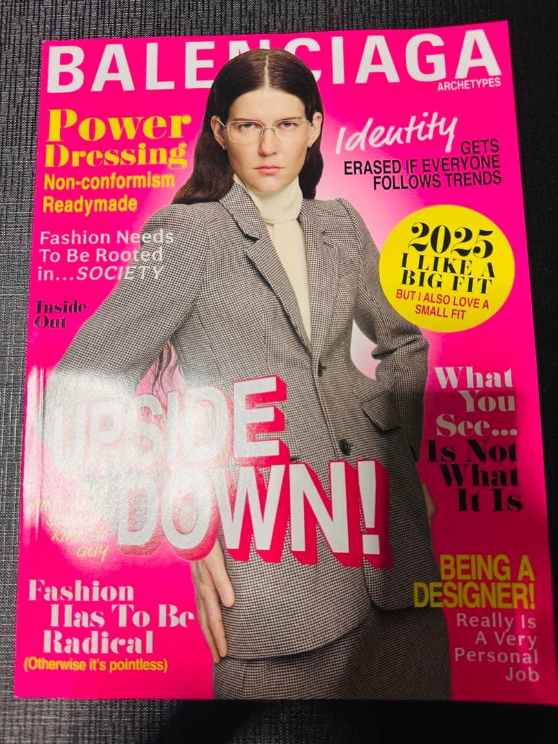 BALENCIAGA by DEMNA 展覧会 カタログ（非売品) バレンシアガ 非売品】『バレンシアガ by デムナ』展 カタログ BALENCIAGA