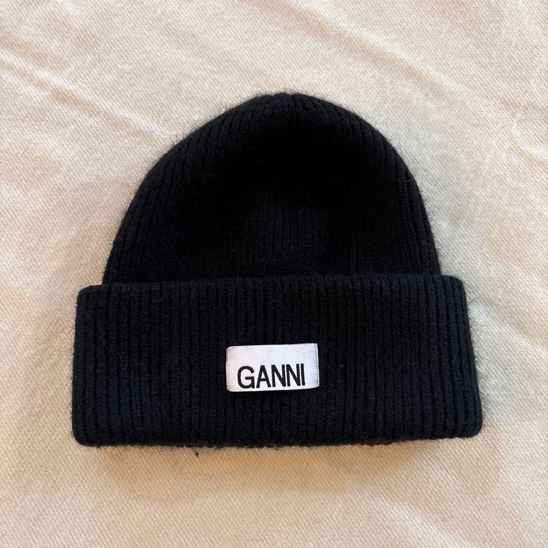 GANNI ブラックニット帽 - メルカリ
