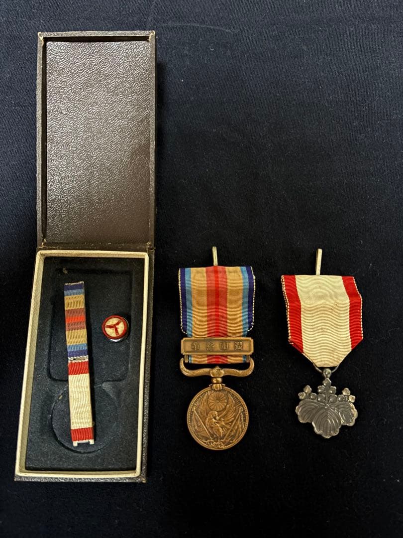 勲八等白色桐葉章と支那事変従軍記章 - メルカリ