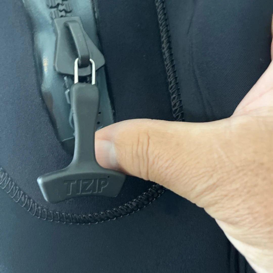 QUAKY SENSEクェーキーセンスドライスーツXL未使用品！ソックス保管袋