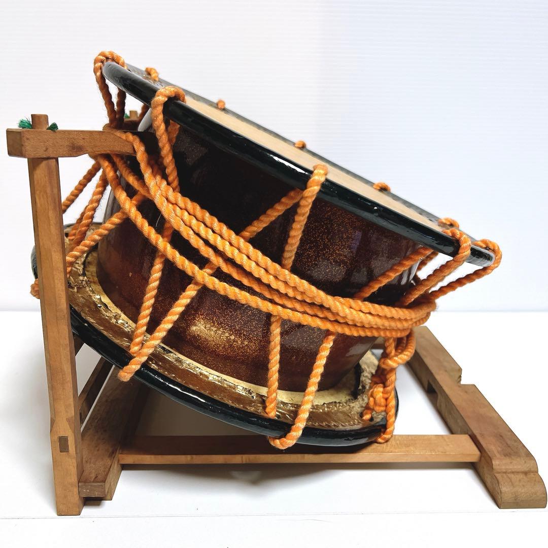 【美品・締め太鼓】　和太鼓 34.5cm×17cm 打楽器　和楽器　台座　金彩