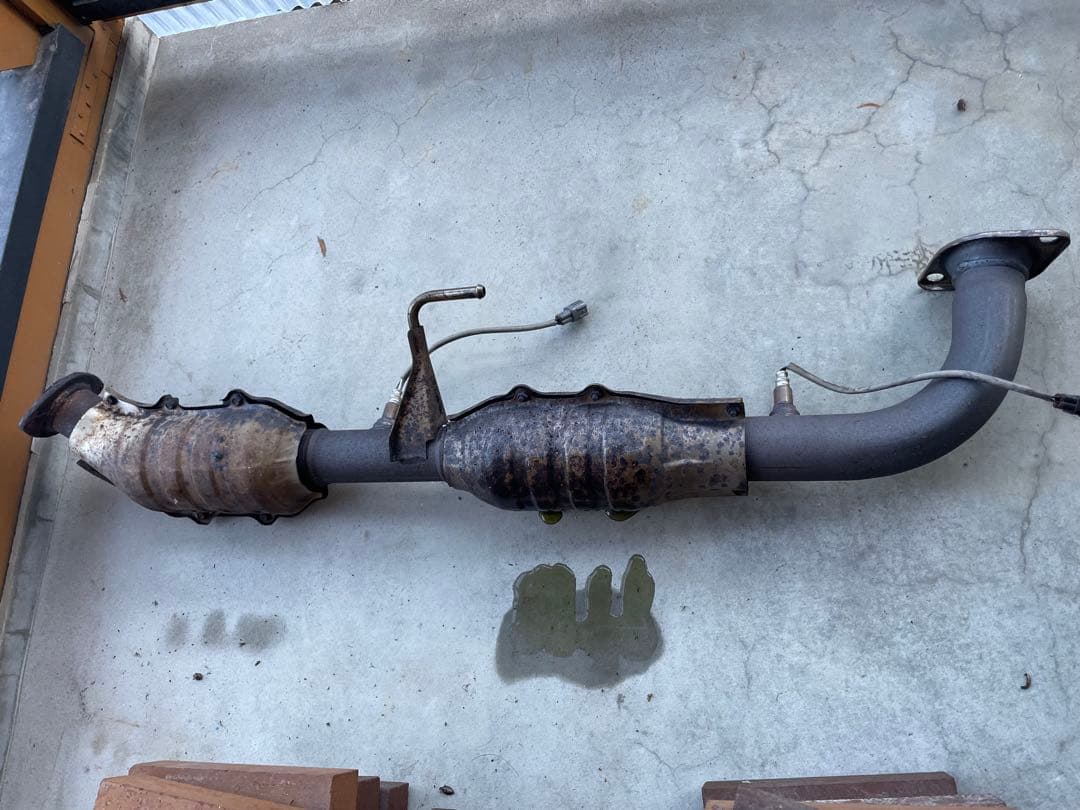 TRH ハイエースマフラー　触媒 DPFマフラー 触媒 ハイエース KDH206K KDH206V KDH201V KDH223B DPF