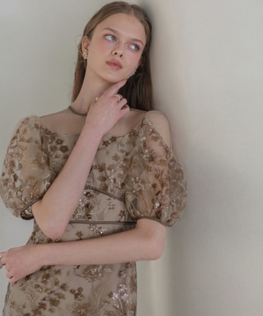 フラワーディテールパフスリーブIラインワンピースドレス結婚式二次会