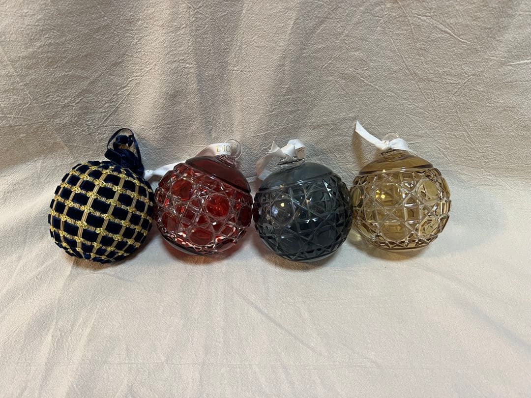 未使用品 Dior クリスチャンディオール クリスマスオーナメント4点セットF7 2026年最新】DIORクリスマスオーナメントの人気アイテム - メルカリ