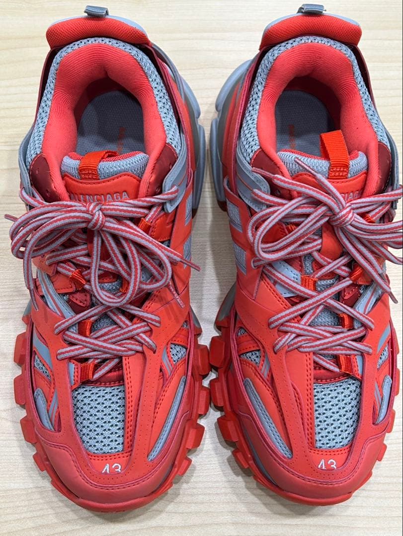 パ*丼様 【新品】BALENCIAGA track 43 スニーカー - メルカリ