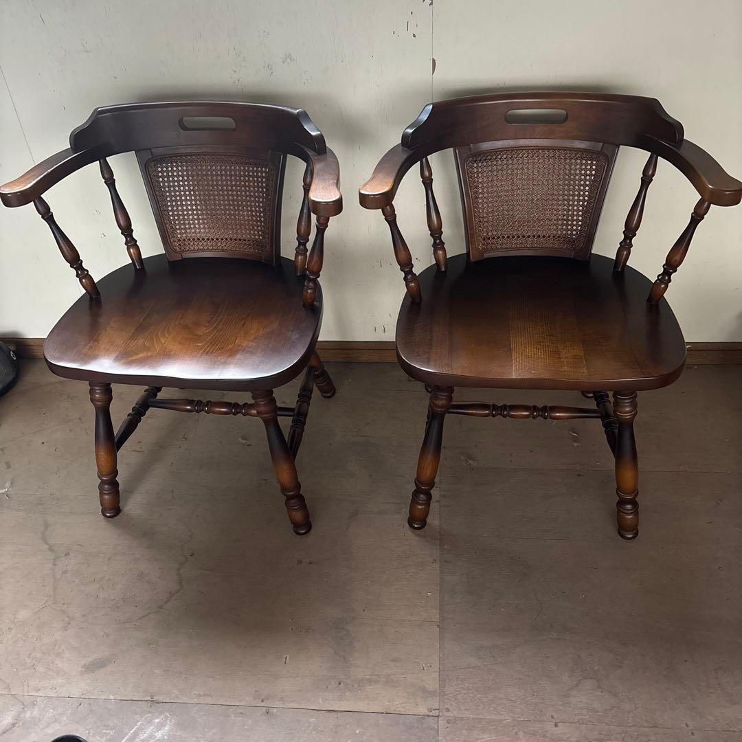 キツツキ　飛騨産業　ウィンザーチェア　右側　美品寄り　最安値 飛騨産業 キツツキマーク 穂高 ウィンザーチェア 2脚セット No.266