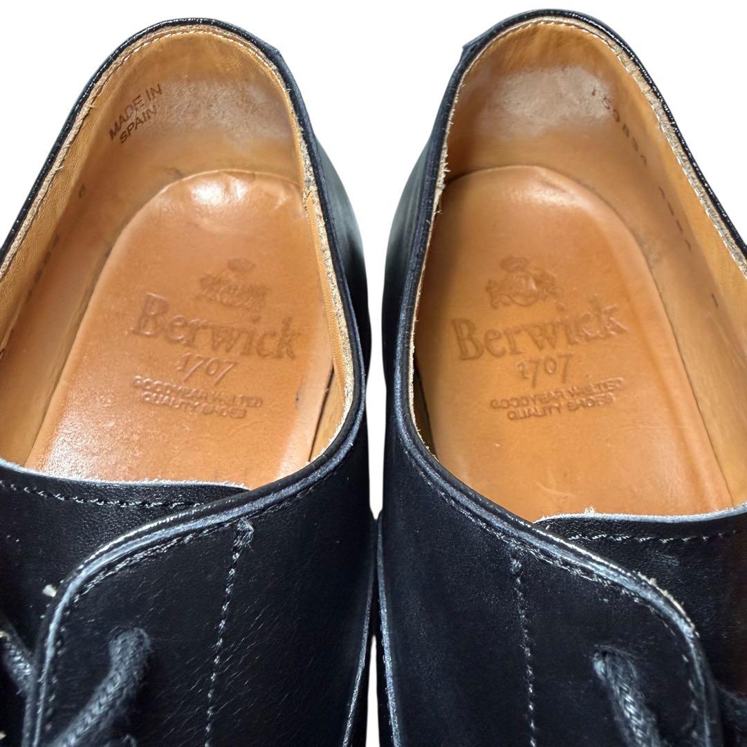 Berwick 4984 黒 25.5cm セミブローグ 革靴