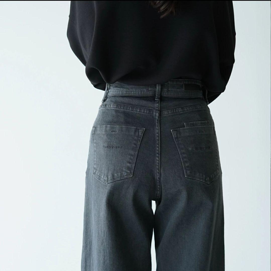 新品タグ付き✨ヤヌーク ワイドフレア デニム ブラック 新木優子さん