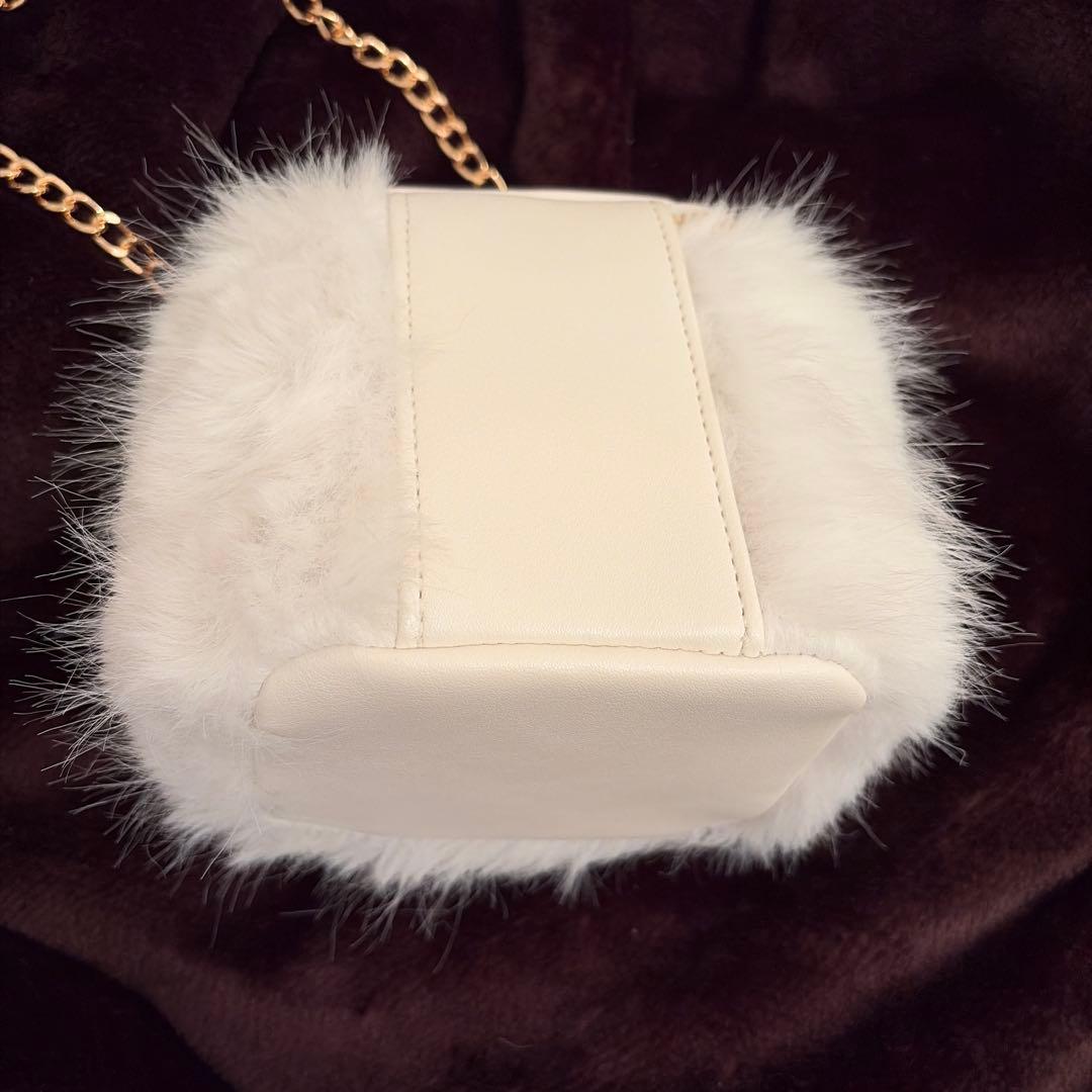 新品未使用】cherimi ノベルティ ファーバッグ ホワイト♡ - メルカリ