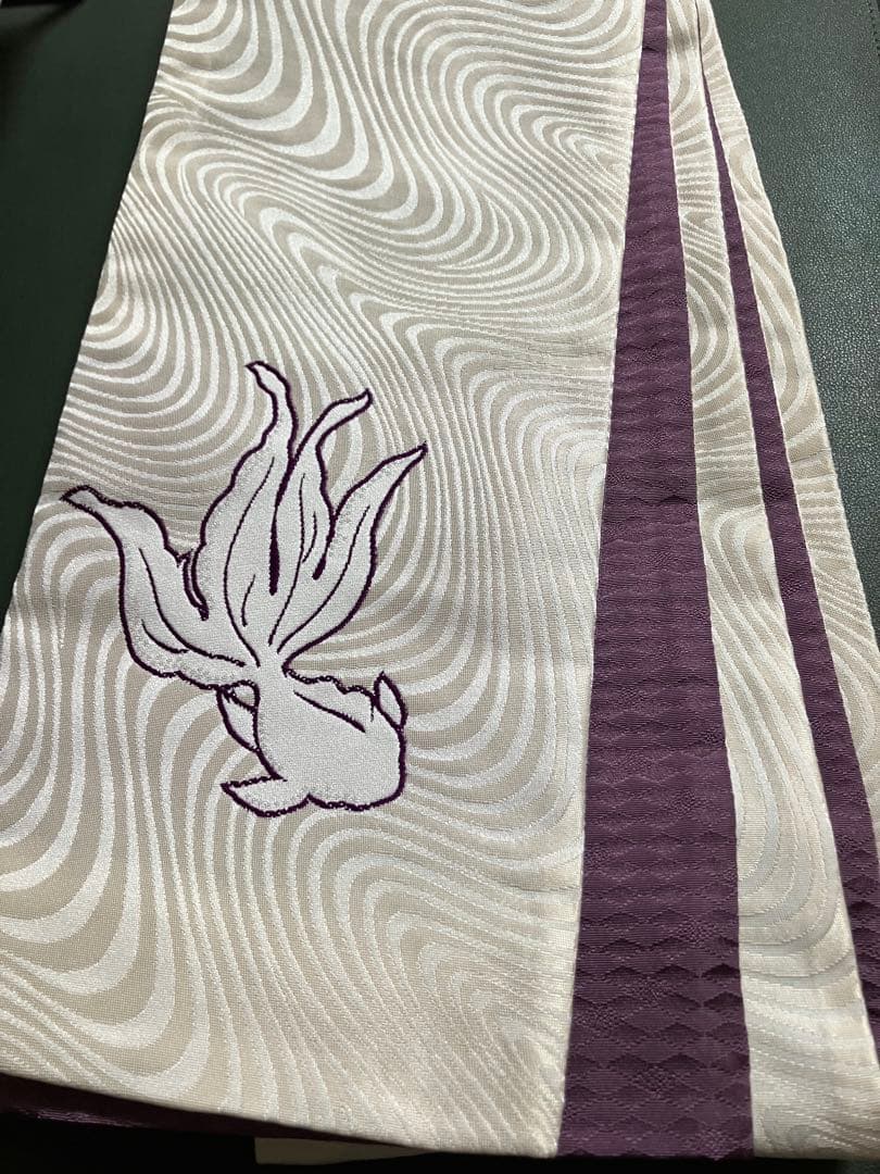 【地紋入高級】金魚模様 正絹 高級半幅帯 リバーシブル 紫 白 クリーム色 楽天市場】半幅帯 リバーシブル 全4色 ブランド おりびと 織美桐 桐生