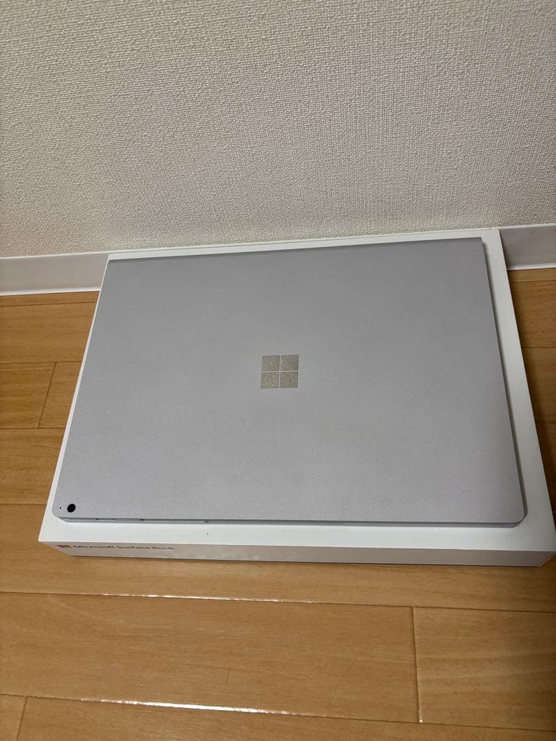 Surface Book 2 15インチ Intel i7 256GB 16GB Microsoft Surface Book 2 (Intel Core i7, 16GB RAM, 256GB) - 15in