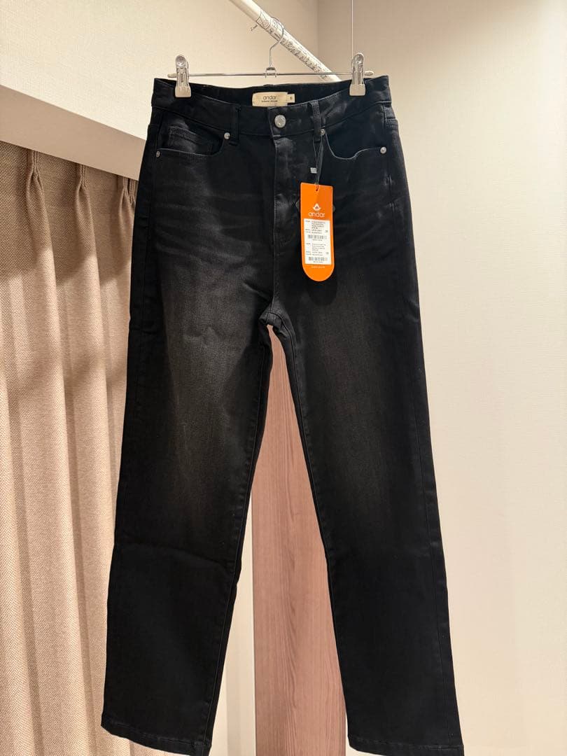 andarストレートフィット ブラックジーンズ airdenim ストレートフィット ブラックジーンズ | andar JAPAN