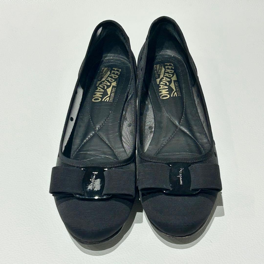 サルヴァトーレフェラガモ ヴァラ ドット フラットシューズ 黒 5.5D