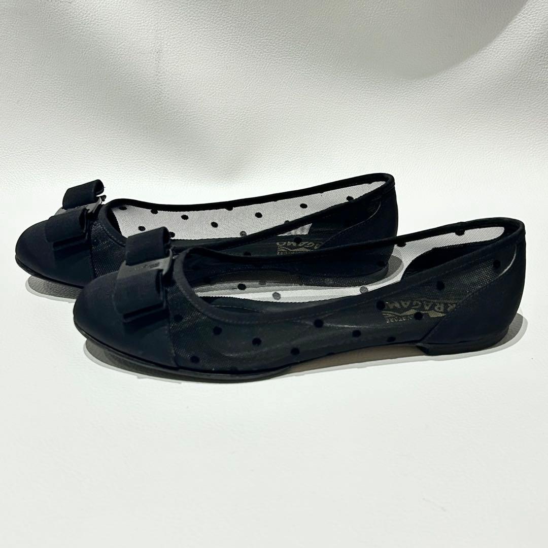 サルヴァトーレフェラガモ ヴァラ ドット フラットシューズ 黒 5.5D