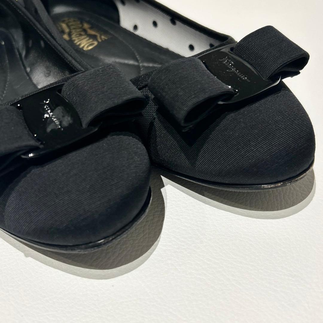 サルヴァトーレフェラガモ ヴァラ ドット フラットシューズ 黒 5.5D