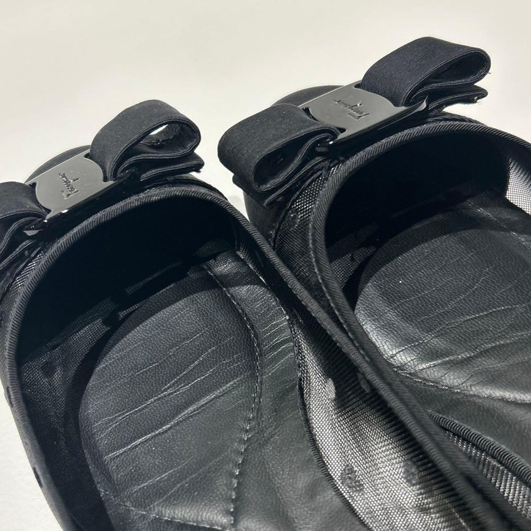 サルヴァトーレフェラガモ ヴァラ ドット フラットシューズ 黒 5.5D