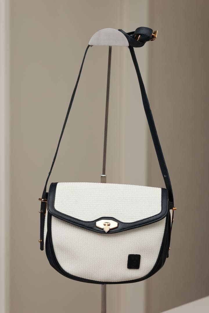 BALLY バリー ショルダーバッグ 白 ネイビー - メルカリ