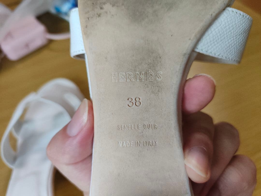 HERMES レザーサンダル ライトピンク クロスストラップ