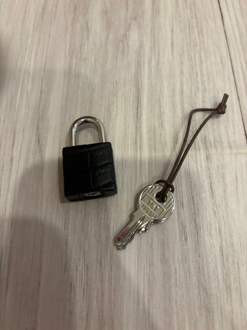 ゴ*イ様 極美品 エルメス カデナ パドロック 鍵 シルバー 161 クロコ ブ 極美品 エルメス カデナ パドロック 南京錠 鍵 no 58 シルバー #66