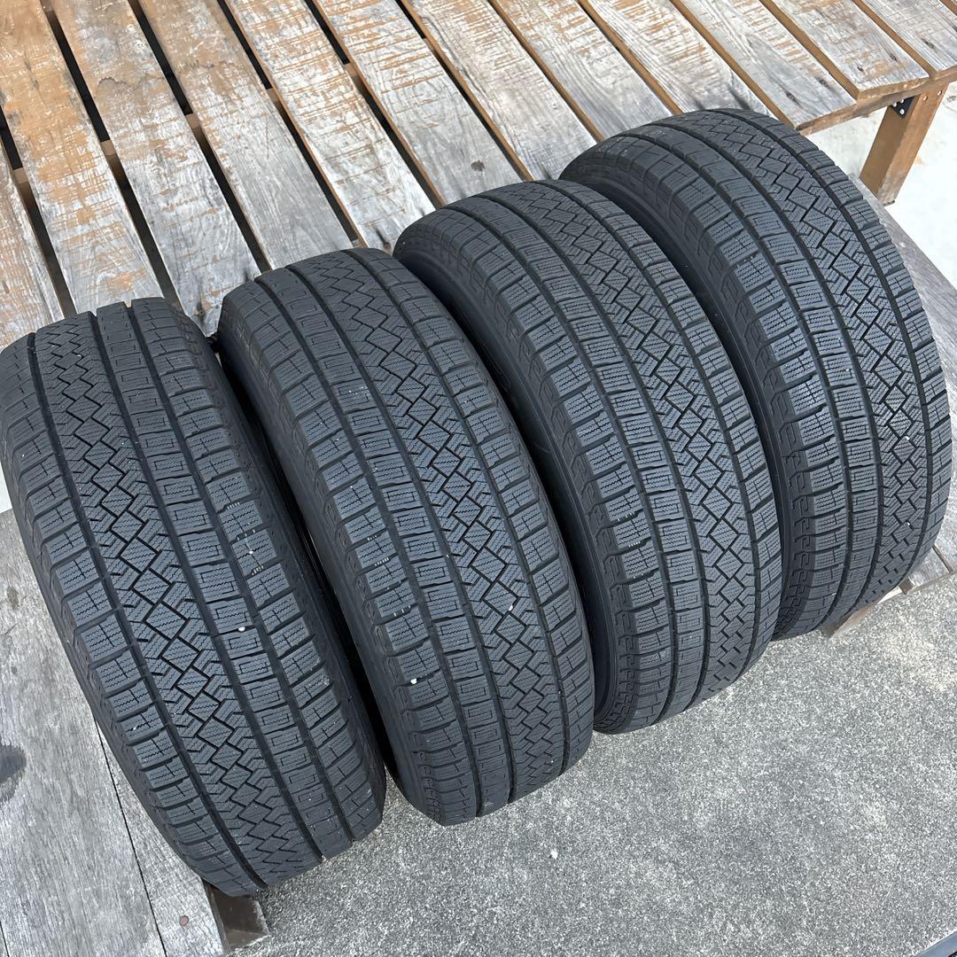 【2024年製】 スタッドレスタイヤ ピレリ アイスゼロ 215/65/R16