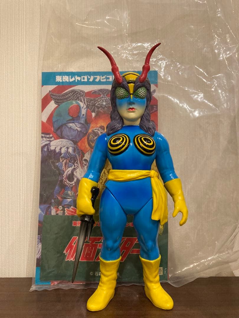 仮面ライダー 蜂女 東映レトロコレクション メディコム ソフビ - メルカリ