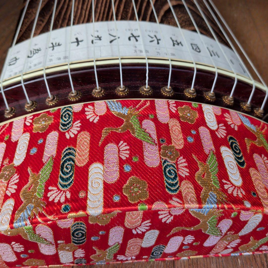 伝統的な13弦琴 送料無料！和楽器 伝統楽器