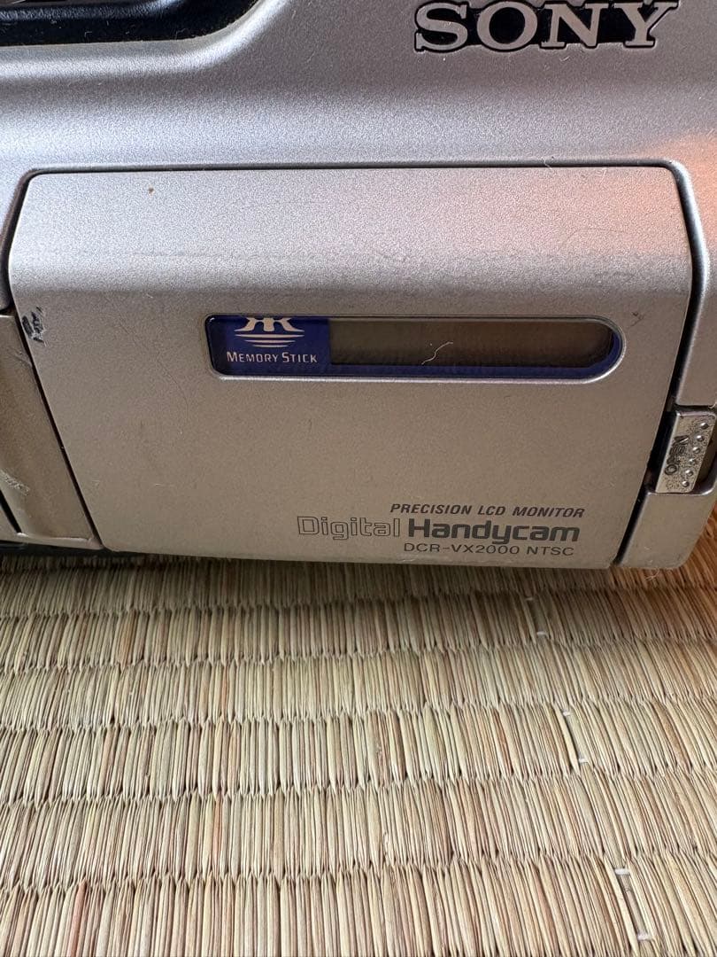 SONY DCR-VX2000 デジタルハンディカム 本体 News and Information 