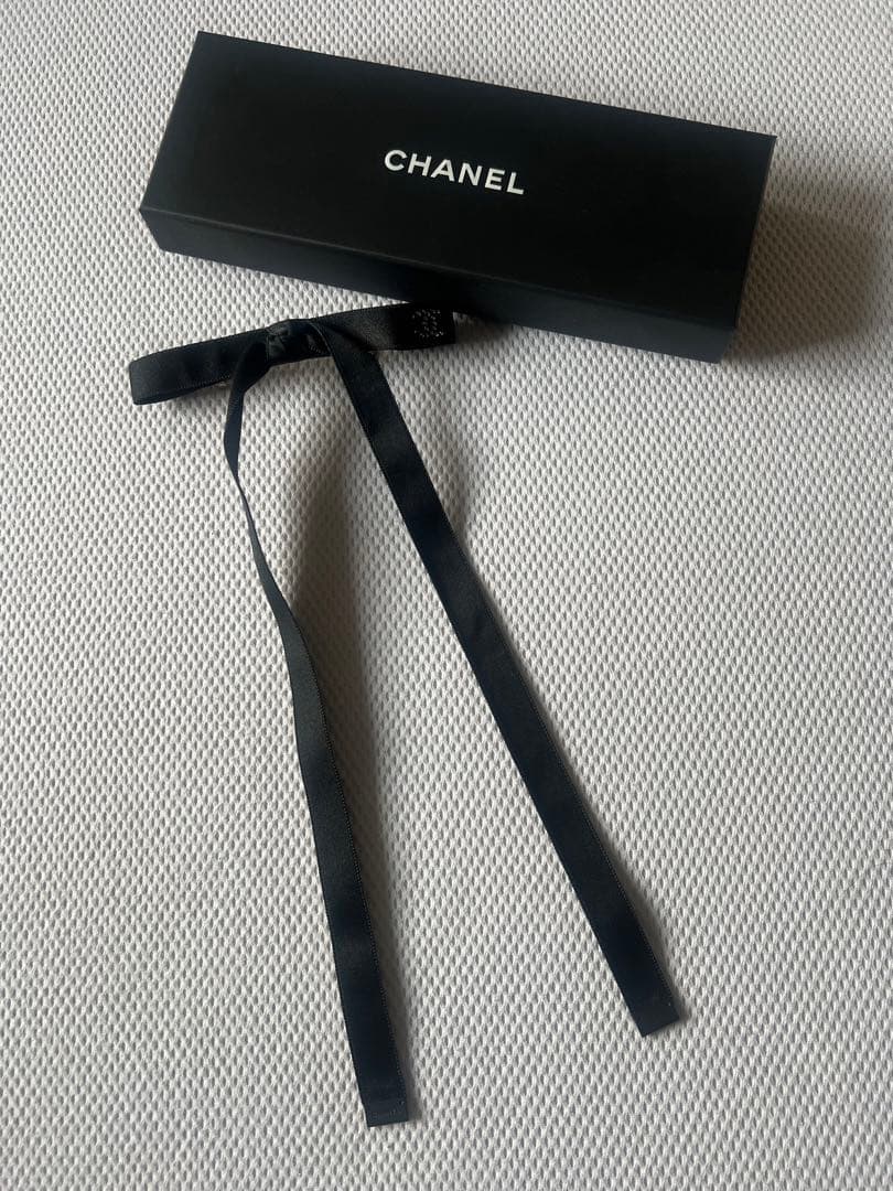 雑誌掲載CHANEL ストーン付きリボンヘアアクセサリー シャネル 犬 用品 ヘアピン ドッグバレッタ ツバキ柄 ブランド chanel