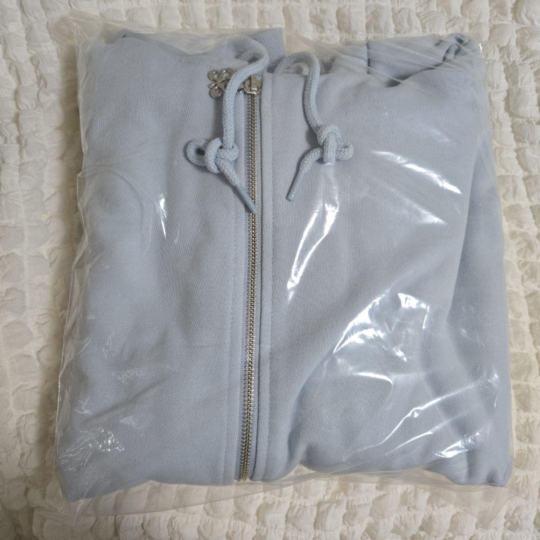 Hearts2Hearts ハトゥハ フーディー HOODIE FOCUS md - メルカリ