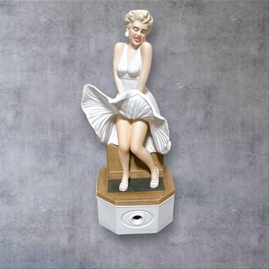 マリリンモンロー 7年目の浮気 ウイスキーボトル 空瓶 陶器製 マリリンモンロー「7年目の浮気」陶器ウイスキーボトル 空瓶 - 「宝の