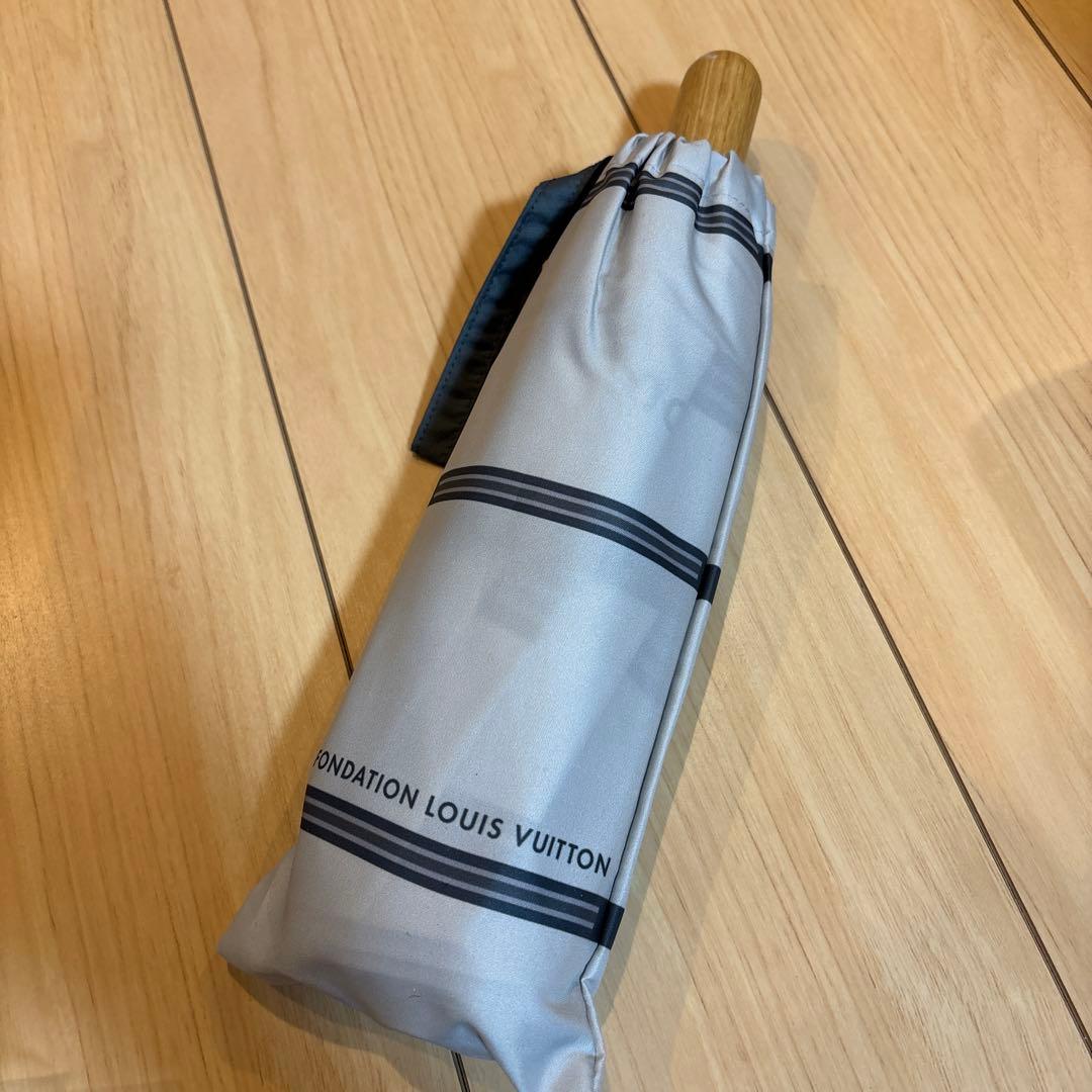 FONDATION LOUIS VUITTON 傘 Amazon | フォンダシオン ルイヴィトン ブックストア FONDATION LOUIS