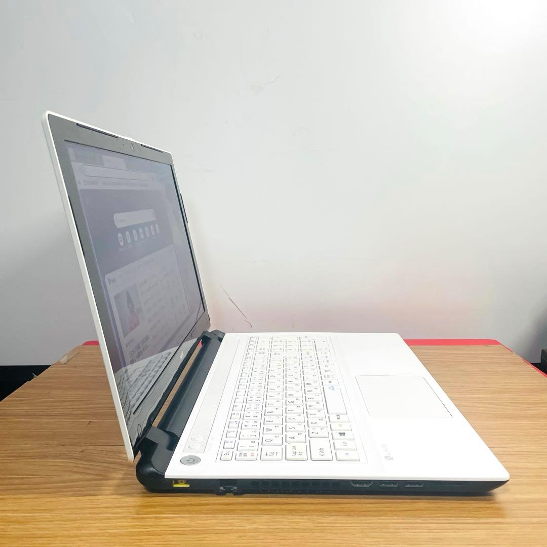 すぐ使える設定済み人気ホワイトSSD256メモリ8ギガカメラwin11オフィス